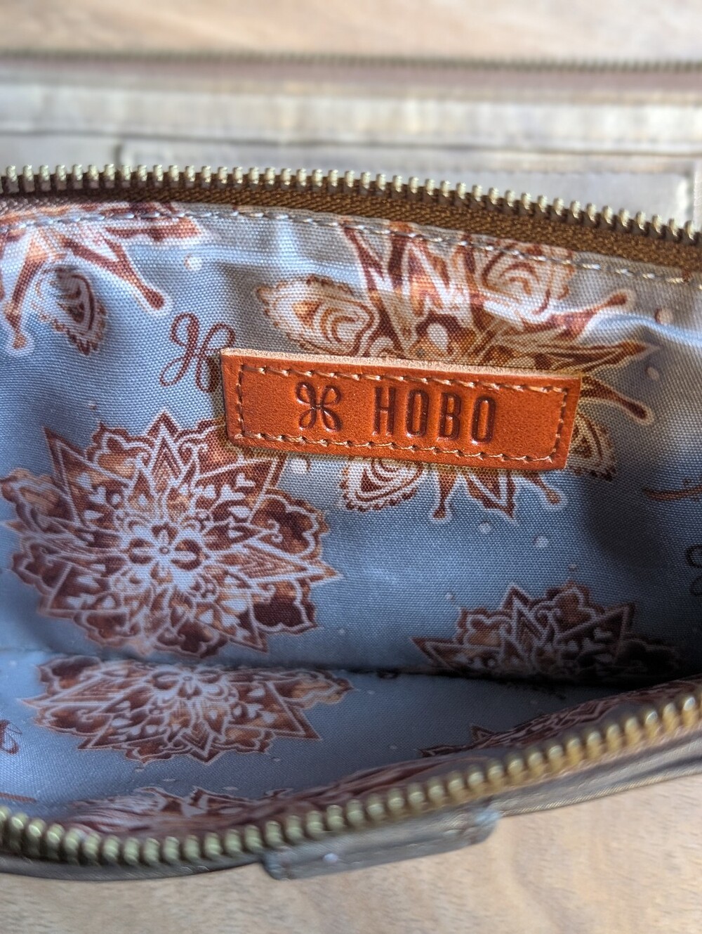 HOBO Lauren clutch wallet metallic bronze-toned leather Distressed Vintage Look - Picture 5 of 9